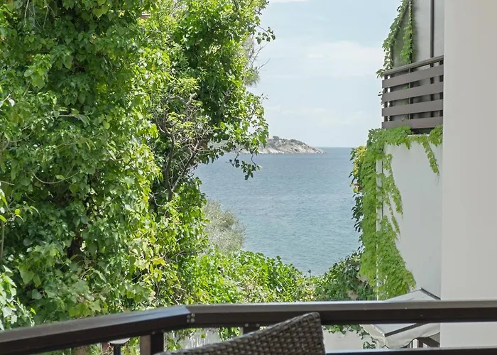 Romantica Hotel PalaiónTsiflíkion