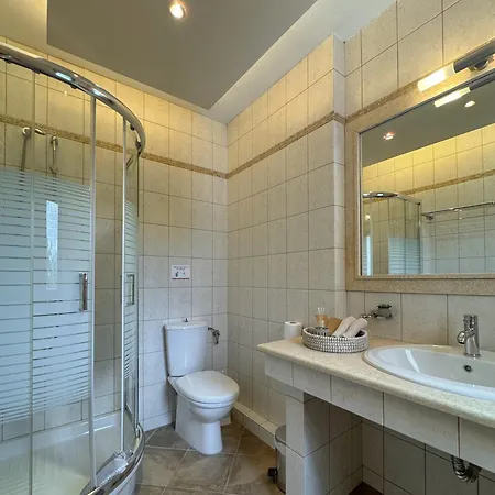 Romantica Hotell *